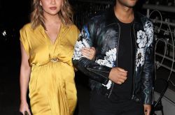 克莉茜·泰根为什么能火 每年一千万如何进账的