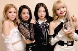 BLACKPINK回归日期曝光 Jennie变成金卷发美炸