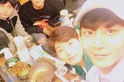 曝郑俊英聊天群新名单 歌手K、J是谁