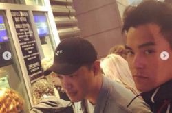 彭于晏排队买票 和朋友一起看NBA