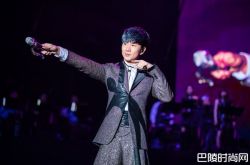 JJ林俊杰圣所世界巡回演唱会 3万人前承诺达到这条件就露腹肌