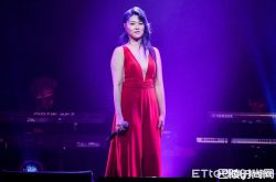 曹雅雯外婆母亲节前病逝  前天才喂您吃粥悲痛