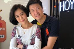 文汶和吴皓升直播讲闺房情趣 抱怨老公不行