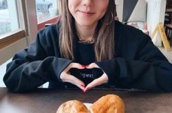 邓紫棋母亲节见家长 男友妹妹认证未来大嫂