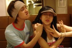 安以轩挺孕肚悼念安钧璨 你准备好当舅舅了吗