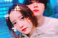 安宰贤爷爷过世泪目 具惠善伴左右晒三代同堂照