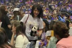 黄子韬妈妈照片曝光 少女颜值190万网友跪了