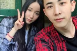 娄艺潇喝醉被带去开房 戴帽男紧搂她甜蜜过夜