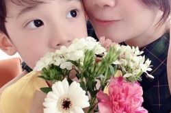 梁静茹4岁超Q儿子正面照罕见曝光