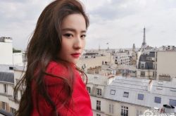 刘亦菲直播素颜关美肌 高颜值零死角美呆了