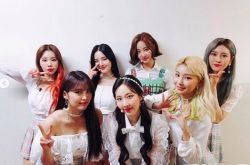 MOMOLAND妍雨爆退团 私下聚会暗示公司火速出面