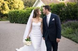 星爵度蜜月玩太HIGH 背部晒伤爆照片