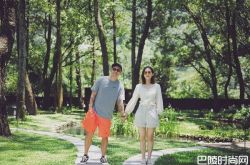 余文乐和名模老婆王棠云出游 王棠云秀火辣身材