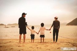 邓超一家四口合体走红毯 5岁小花首露面