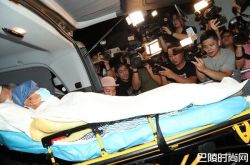 任达华进ICU恐二度手术 深夜返港手伤较严重