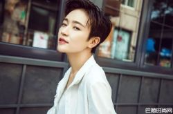 焦俊艳为什么换经纪公司？没资源的焦俊艳和张翰在一起了吗