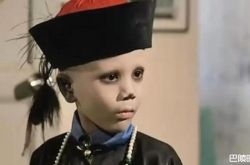 林正英小僵尸何健威去哪了？惊传中邪消失20年真相曝光