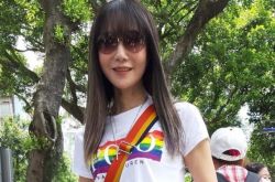 歌手金瑞瑶57岁身材太逆天 47公斤逼死人