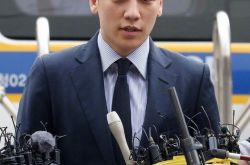 胜利承认非法换汇部分嫌疑 遭警方调查12小时