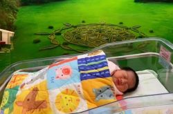 何超盈生了 赌王喜迎外孙女正面照首曝光