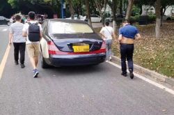 西政慕容云海叫什么名字？富二代上学豪车接送是怎么回事