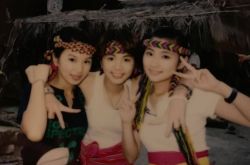 SHE零修图美照流出 18周年中秋合体