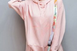 迪丽热巴零妆容证件照曝光 美人从小就美