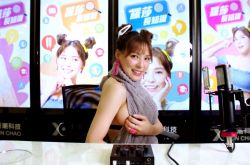 熊熊把胸部当武器 自豪身材吸引人