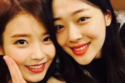 IU心痛宣布新专辑延期 引雪莉太过伤心需要调整