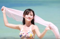 鞠婧祎泳装照曝光 中空湿身照全网喷血