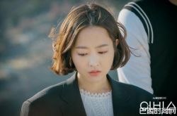 朴宝英宣布无限期暂停活动 手臂伤到打石膏