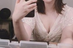 具惠善三围资料简介 超有料罕见穿深V洋装