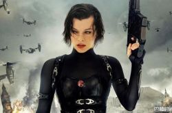 米拉·乔沃维奇怀第三胎 素颜挺孕肚出门照片曝光