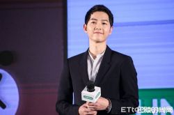 宋仲基不再续约Blossom娱乐 爆决定和IU当同事