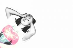 赛琳娜抑郁症斗争 久违5年回归单身