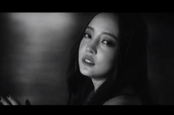 具荷拉遗作MV曝光 粉丝哭爆我们很想你