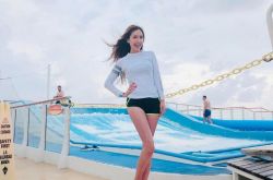 翁滋蔓没工作却超奢靡生活 紧黏富少路边上演春宫