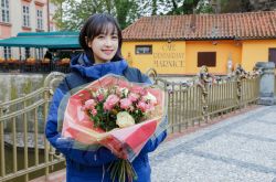 宋茜飞韩认出相伴11年韩粉