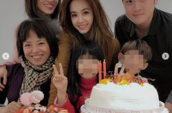 蔡依林姐姐是谁？爆全家福为姐姐庆生