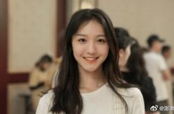 女星刘露大闹车站被换角 三千鸦杀AI换脸吓坏了