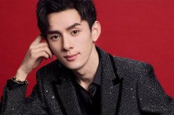 李佳琦是怎么红的 直播卖口红能这么火