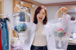 金喜爱17岁旧照曝光 52岁了还似少女