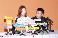 朱智贤出轨黎振烨道歉 男友十指紧扣陪道歉