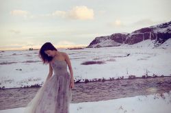 杨谨华晒最新美照火辣身材 越老越漂亮是什么巫术？