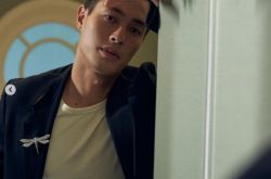 杨佑宁首度曝光未婚妻照片 就宣告女友怀孕当爸了