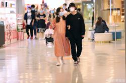 有嘻哈GAI当爸了 老婆正面孕照曝光