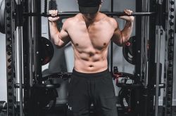 TOP1男子汉出道1年就拆伙 成员改当健身教练