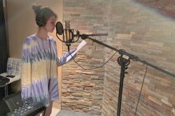 香港男女艺人接连确诊新冠 登台唱歌没戴口罩接触众多娱乐圈人士