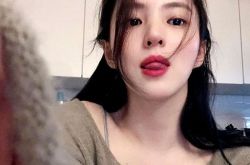 韩素希曝光纹身原因 只为了相依为命的奶奶