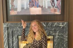 阿黛儿瘦身45公斤 穿比基尼零赘肉腰围